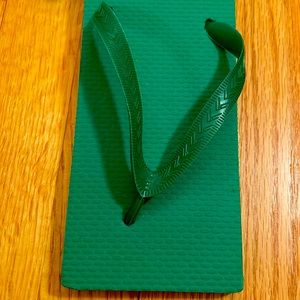 NBW GREEN RUBBER FLIP FLOPS